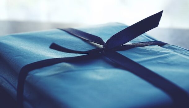 Friday Feel Good: Unwrapping The Gift of Generosity