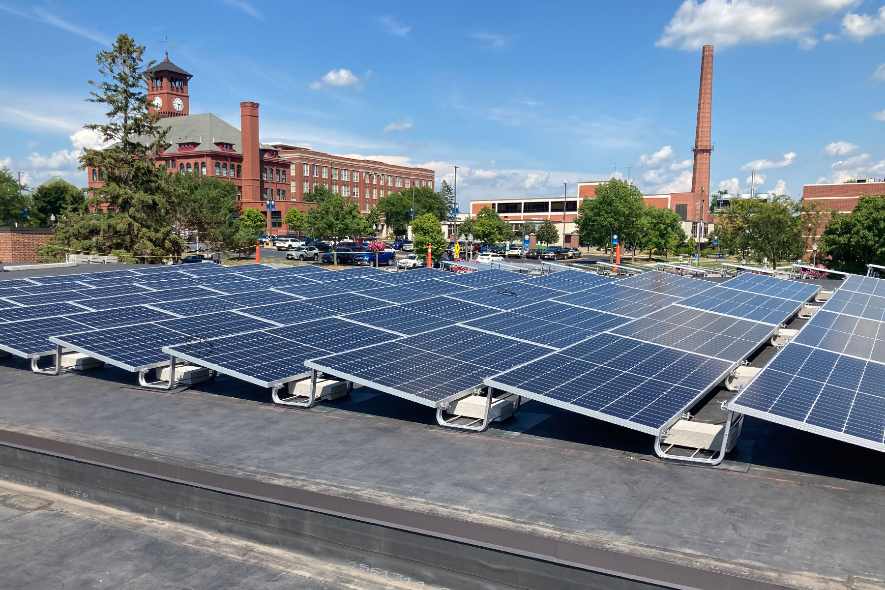 Blue Devils Go Green UWStout’s Largest Solar Panel Array Installed ⋆