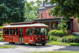 LaDee Da Dee, We Likes to Trolley
