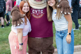 Looking Local: Students Attend Welcome Day, Get Comfy on Campus