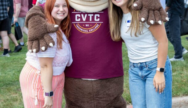 Looking Local: Students Attend Welcome Day, Get Comfy on Campus
